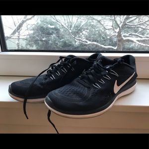 Black Nike Flex 2017 Run